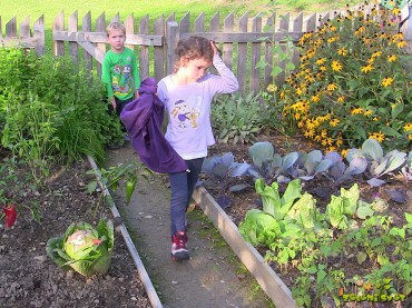 Otroci in vrtnarjenje